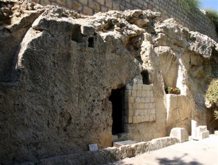 Does the tomb of Jesus still exist?
