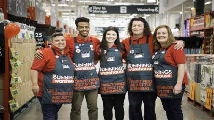 How old do u have to be to work at Bunnings?