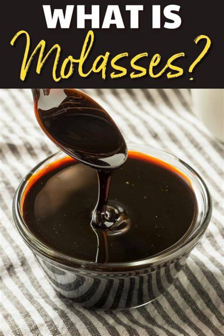 What does molasses do to your face?