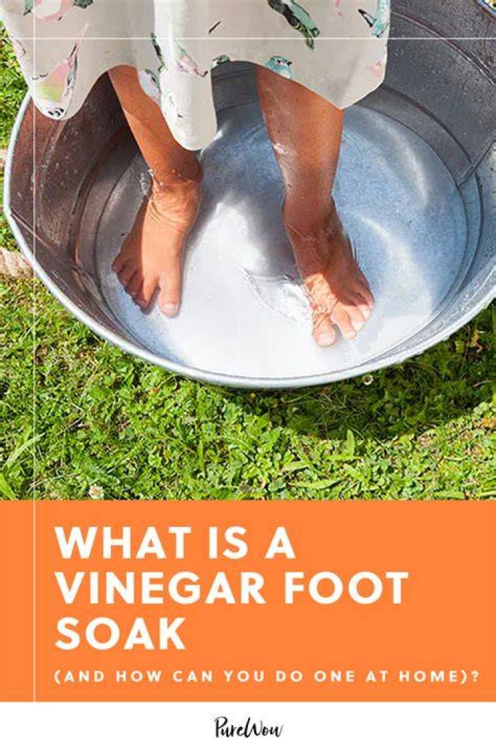 What does soaking feet in vinegar do?